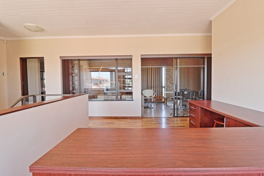 4 Bedroom Property for Sale in Reebok Western Cape
